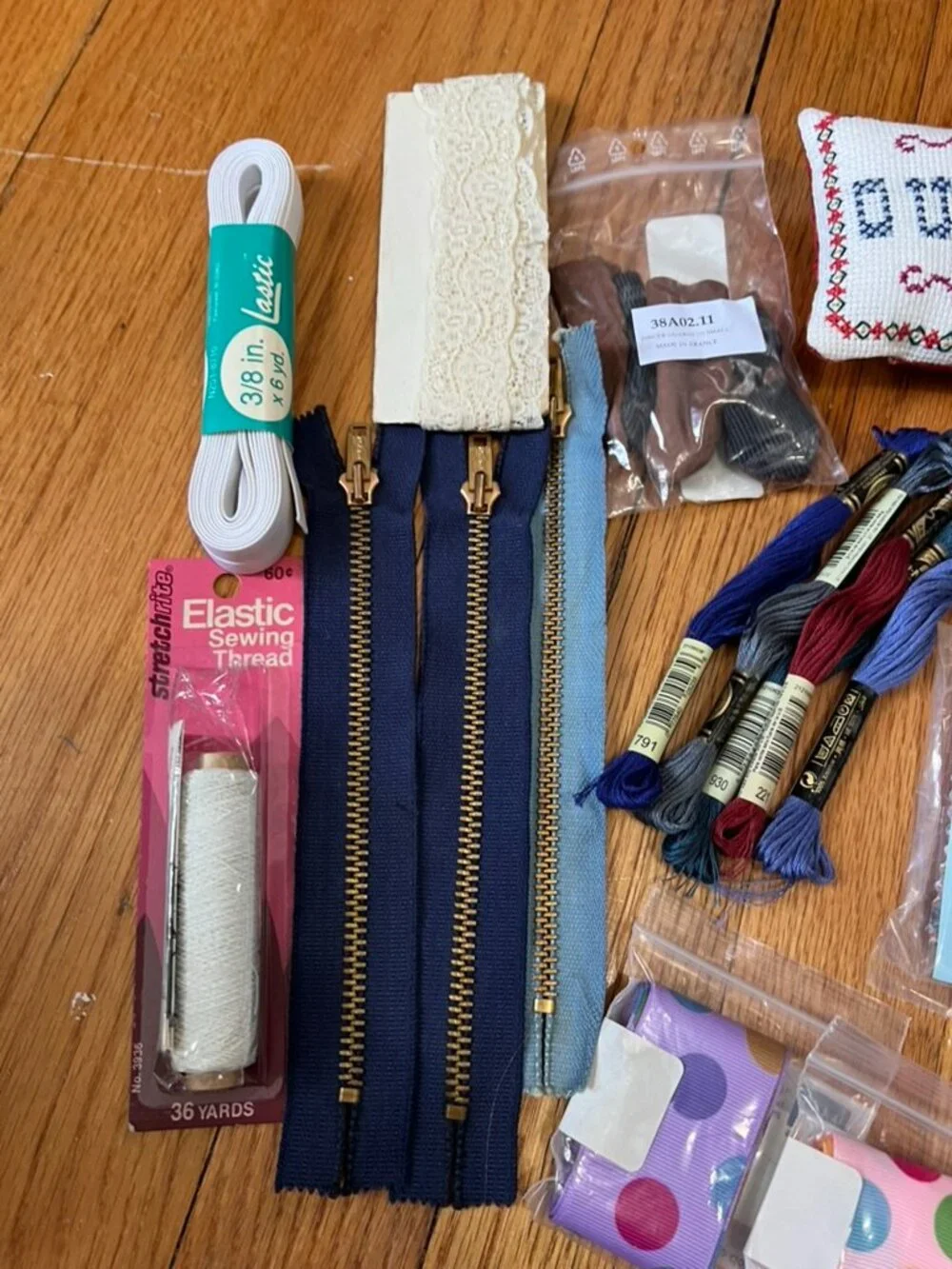 Mixed Sewing Notions Craft Supply Lot Zippers Elastic Trim Embroidery Floss